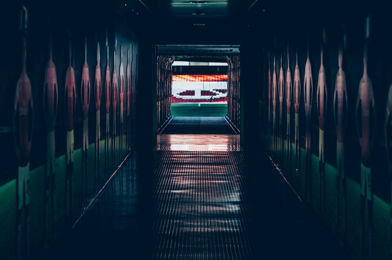Spielertunnel vor einem Spiel der UEFA Conference League